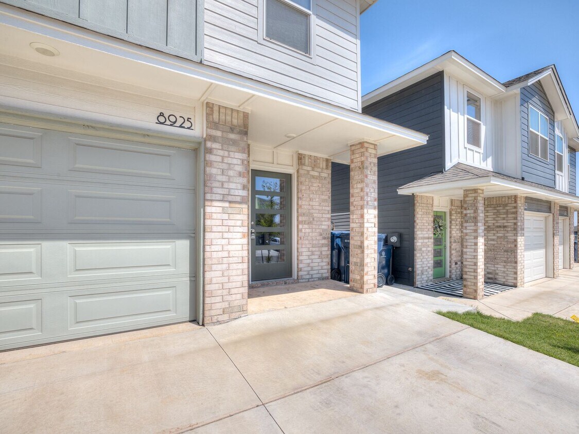 Primary Photo - Beautiful Northwest OKC 3 Bedroom!