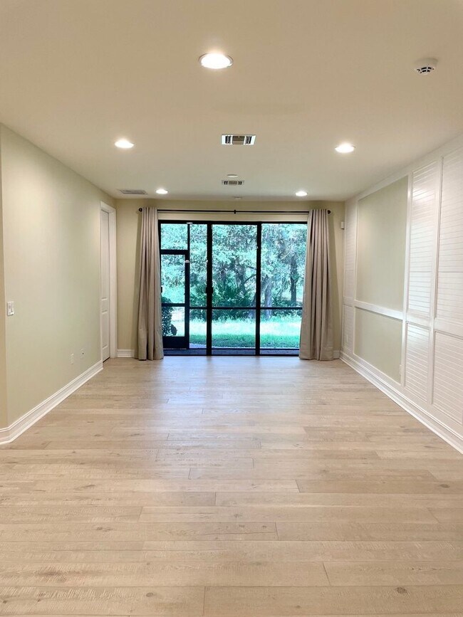Building Photo - ***BRISTOL PINES***3 BEDS/ 2 BATHS***2-CAR...