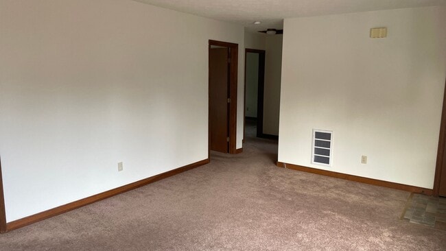 Building Photo - Highland Springs Rancher