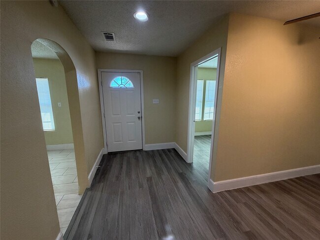 Foto del edificio - 2501 Maple St