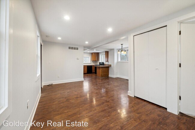 Building Photo - 3 br, 2 bath House - 19316 Delaware St