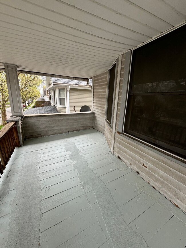 Building Photo - 99th,W.3252