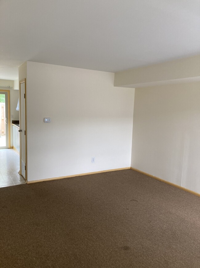 Building Photo - 4660 Charecote Ln