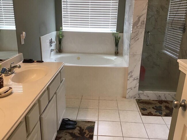 Building Photo - 2614 Midnight Star Cir