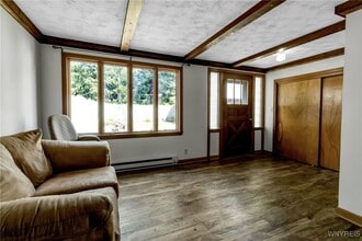 Building Photo - 85 Lake St