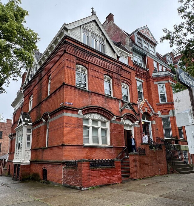 Building Photo - 38 Willett St