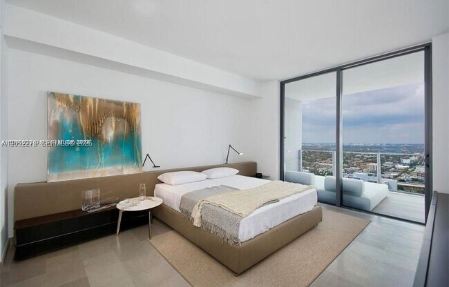 Foto del edificio - 2711 SW 7th St