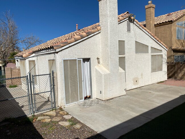 Building Photo - 921 Brass Ring Rd