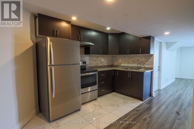 Photo du bâtiment - 49 Pellegrino Rd