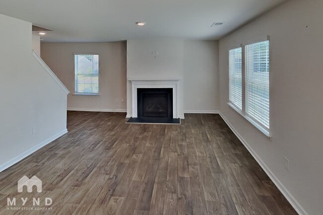 Building Photo - 2140 Redstone Dr