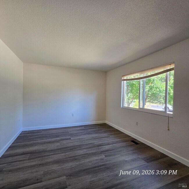 Foto del edificio - 118 Yosemite Cir