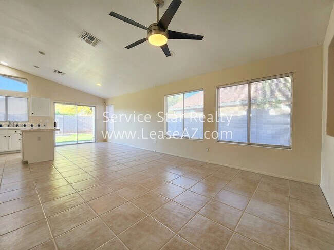 Foto del edificio - 2281 E Derringer Way