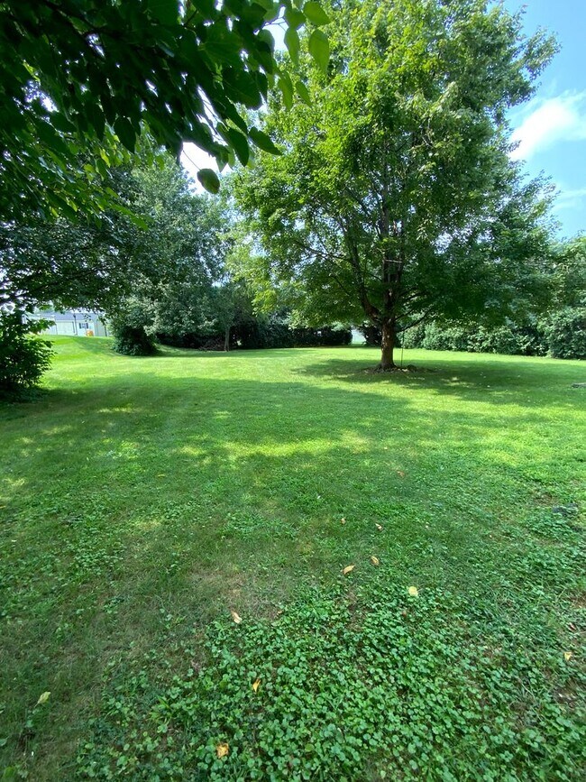 Building Photo - 64 Village Square Dr