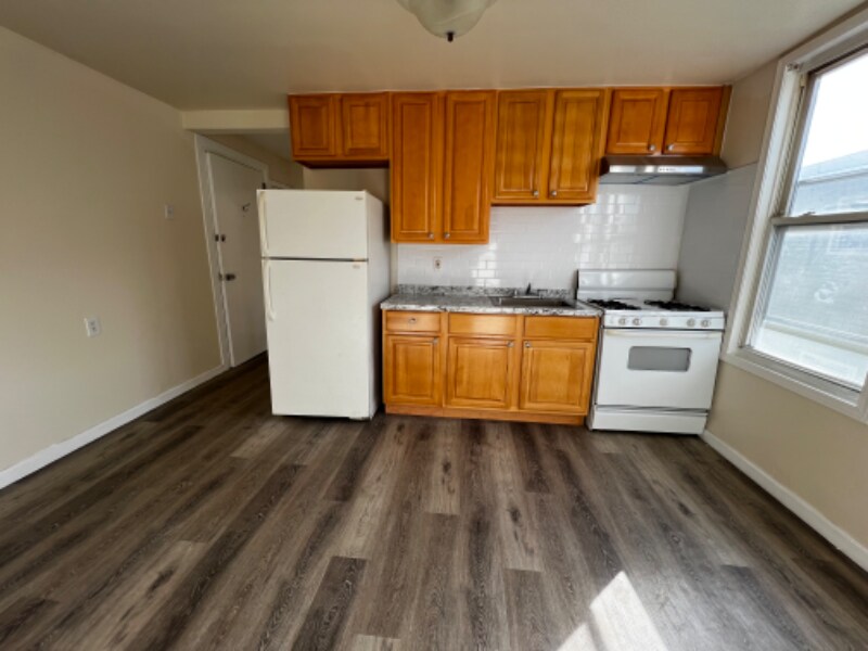 4547 Wainwright St Unit 2L, Newark, NJ 07112 Room for Rent in Newark