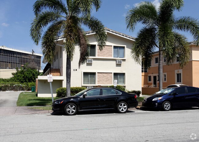 Building Photo - 119 Antiquera Ave