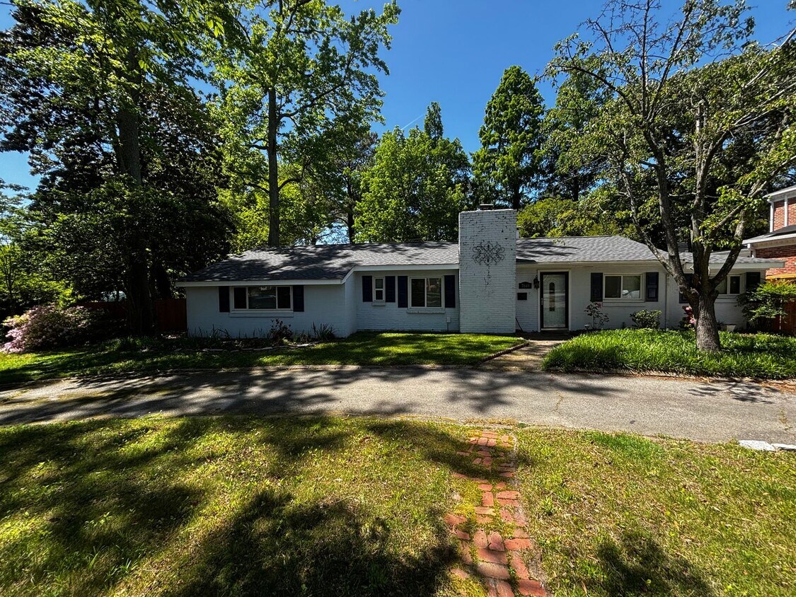 Primary Photo - Lochhaven Home