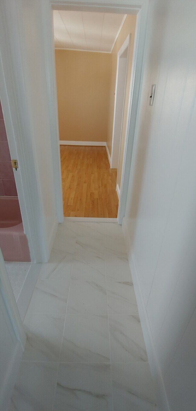 Building Photo - 360 Greylock Pky