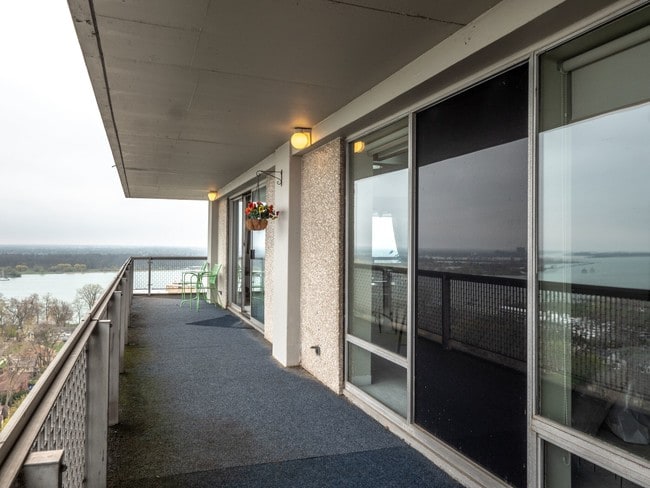 Balcón - The Jefferson