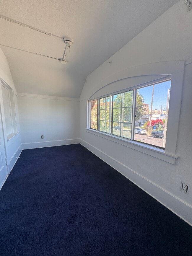 Building Photo - 3425 3rd Avenue