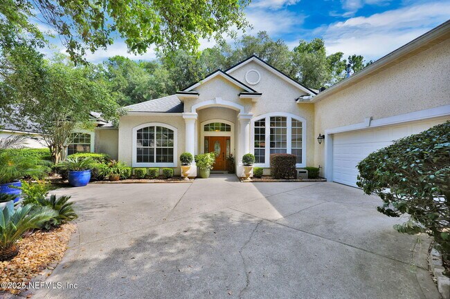 Foto del edificio - 526 Oakmont Dr