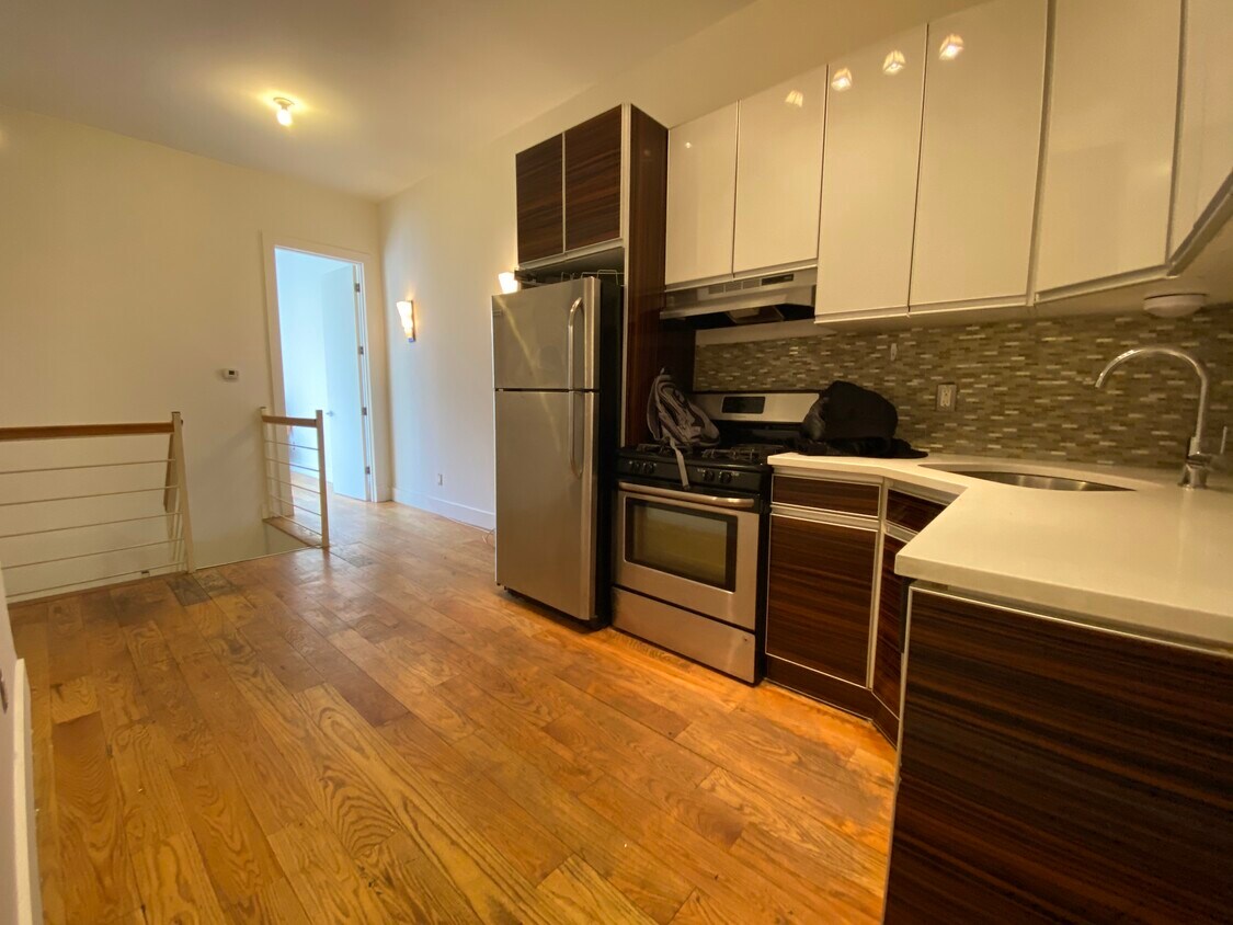 Foto principal - 277 Menahan St