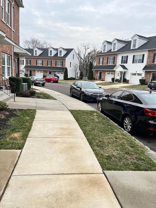 Foto del edificio - 4461 Riverview Ln