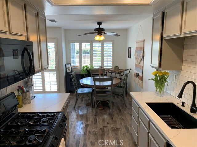 Foto del edificio - 1189 Strawberry Ln