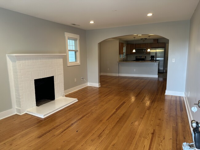 Building Photo - 34 Rock Hill Rd Ext