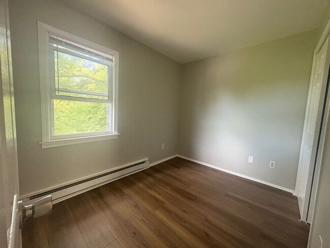 Foto del edificio - 220 Glen Haven Rd