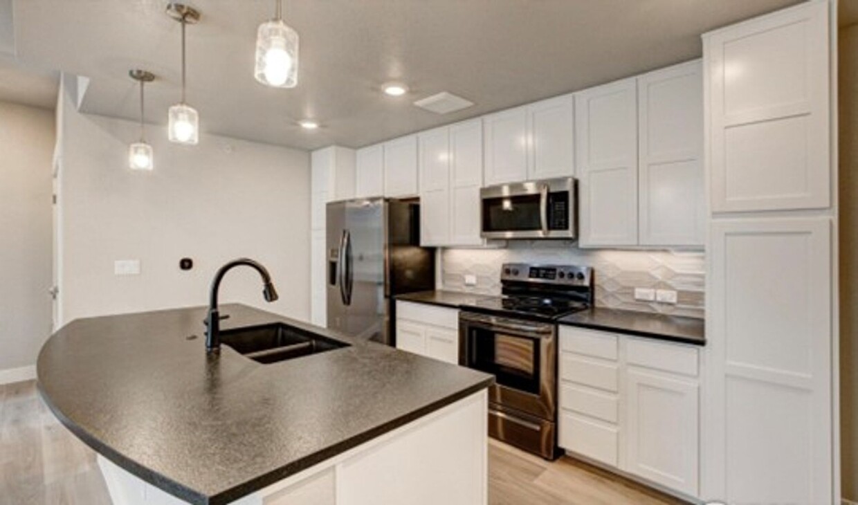 Primary Photo - Gorgeous, brand new, 2-bedroom condo in No...