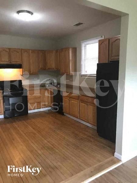 Foto del edificio - 2738 Ridgeland Ave