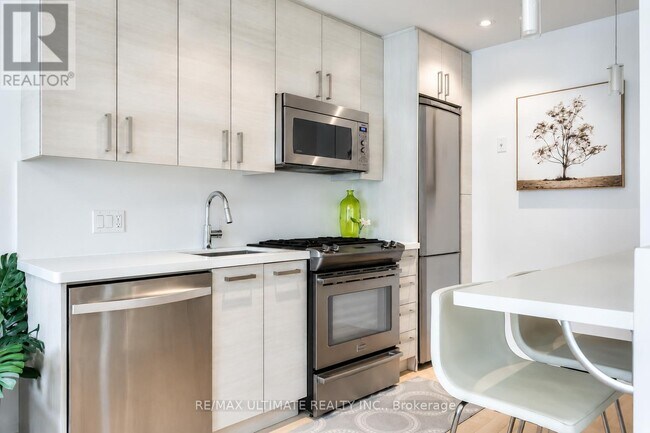 Photo du bâtiment - 126 Spadina Rd