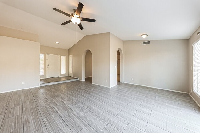 Building Photo - 8014 W Aster Dr