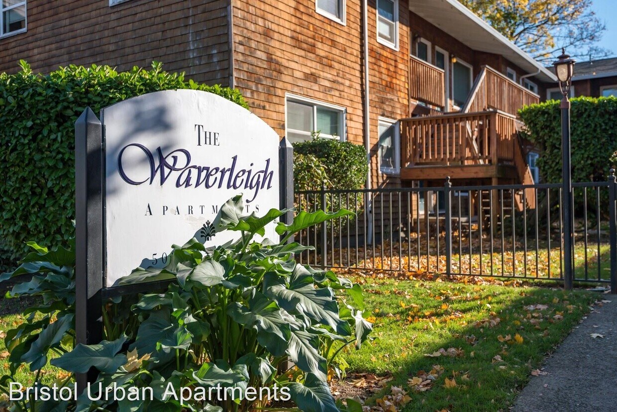 Primary Photo - 3030 SE Waverleigh Blvd