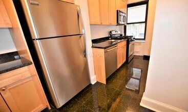 Building Photo - 141 E 56th St Building Photo - 141 E 56th St