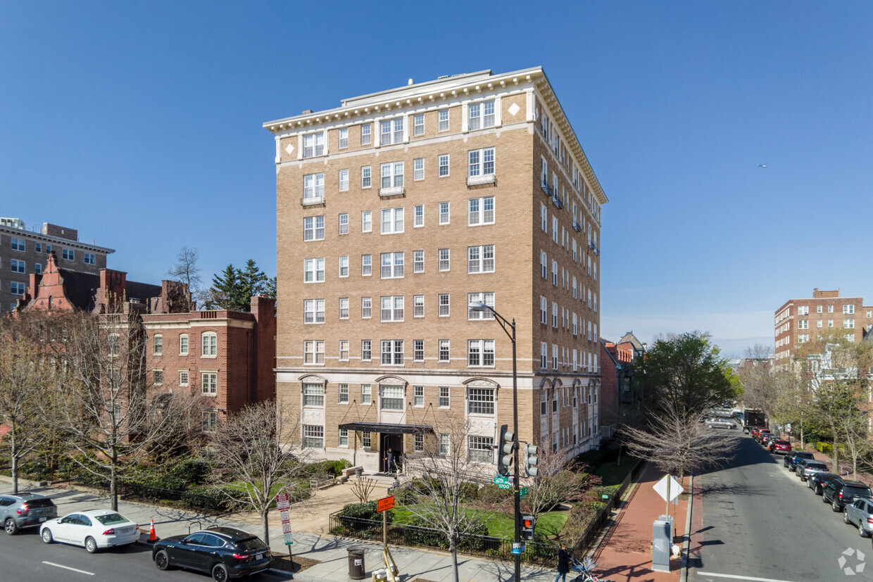 Primary Photo - Ambassador Apartments