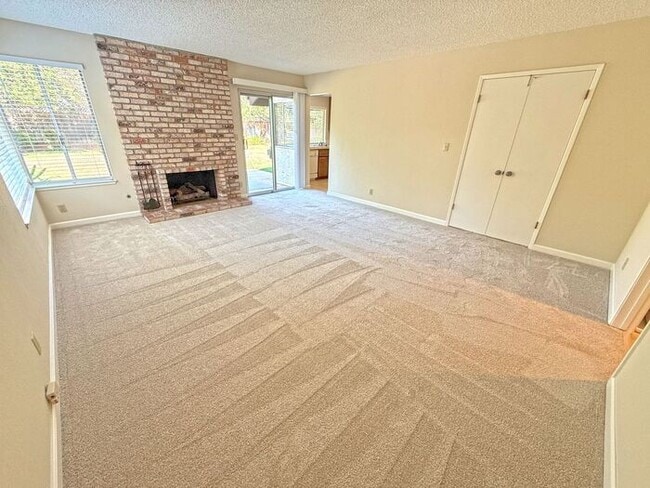 Building Photo - Gorgeous Almaden Valley Home Near Almaden Lake Park!