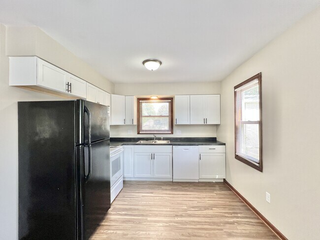 Foto del edificio - 1335 Blaine Ave