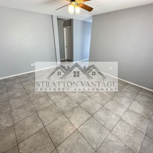 Foto del edificio - 12220 W Scotts Dr