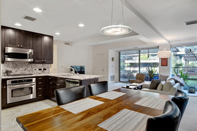 Foto del edificio - 7127 E Rancho Vista Dr