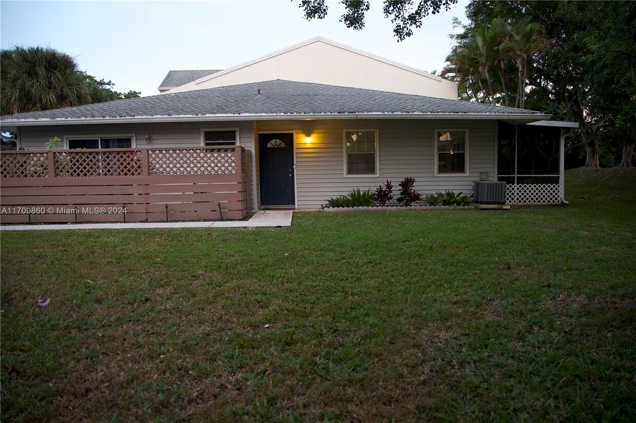 Foto principal - 4934 S Hemingway Cir