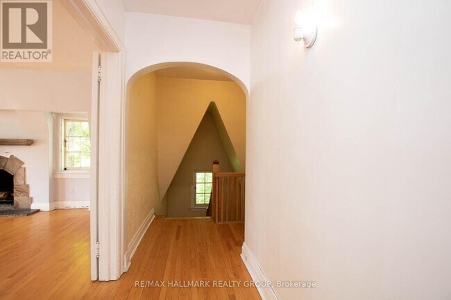 Photo du bâtiment - 74-74 Acacia Ave