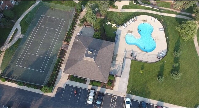 Building Photo - 2300 Beau Monde Ln