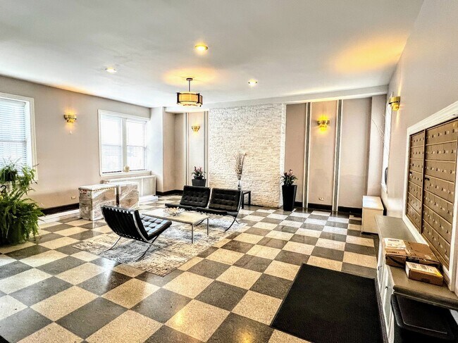 Foto del edificio - 3933 N Clarendon Ave