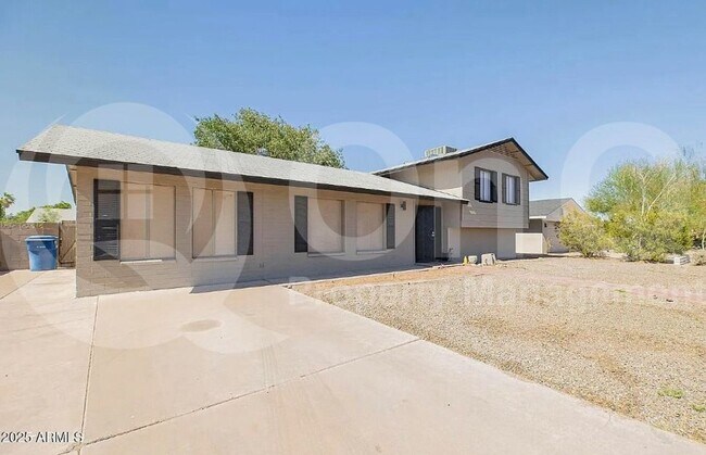 Foto del edificio - 1646 E Hermosa Dr