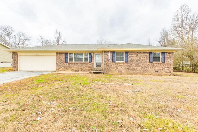 Building Photo - Wonderful one level ranch available in Sod...