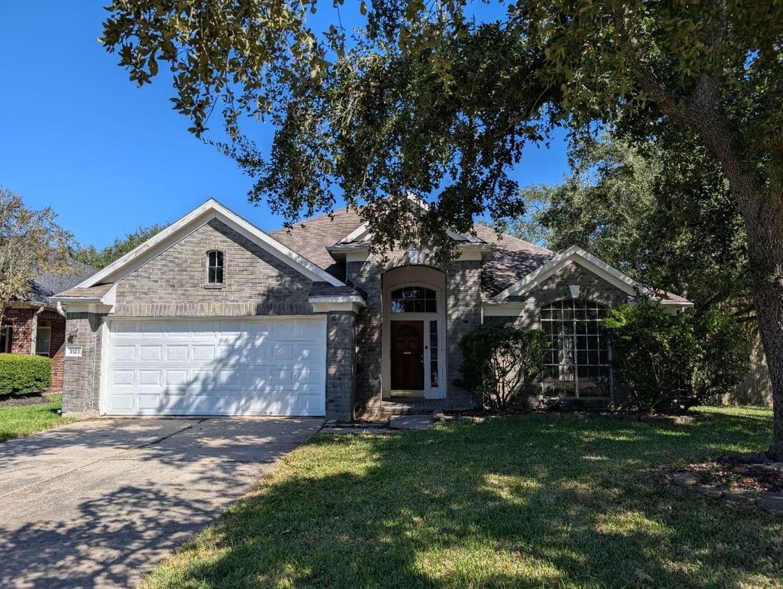 Primary Photo - 3123 Bay Creek Dr