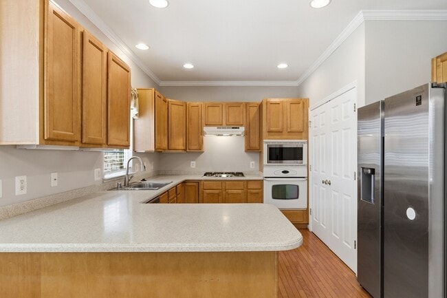 Foto del edificio - 1301 Waterview Way