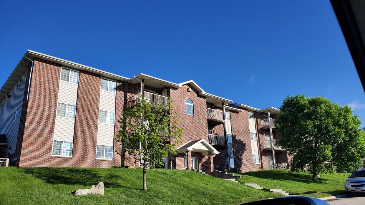 Midland Heights Apartments Apartments in Papillion, NE