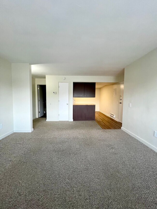 Building Photo - Two Bedroom Condo in Kalamazoo